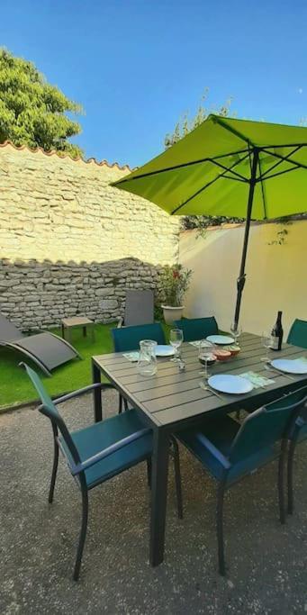 Delicieux Moment De Detente Au Coeur De Saint Martin De Re Exterior foto